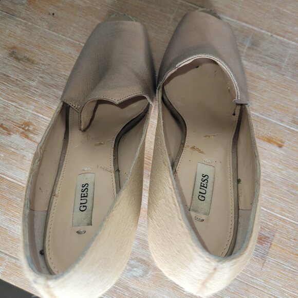 Guess Honeyely Women's Peep-Toe Platform Pump Heels Gold and Beige Size 8 - Picture 6 of 8